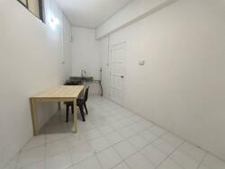 Sims Avenue (D14), Apartment #561525461